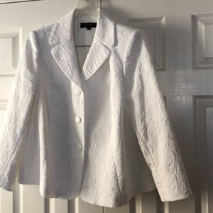 Kasper White jacket/skirt suit